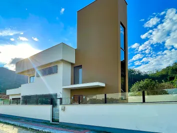 Casa de Alto Padrão à Venda na Fazenda da Armação Casa de Alto Padrão à Venda na Fazenda da Armação