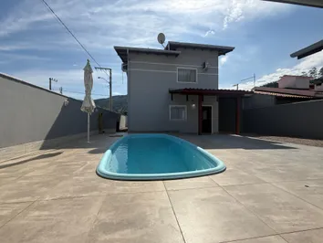 CÓD. 231 - CASA COM PISCINA - TEMPORADA CÓD. 231 - CASA COM PISCINA - TEMPORADA