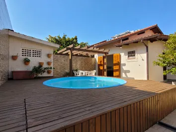 CÓD. 223 - CASA COM PISCINA - TEMPORADA