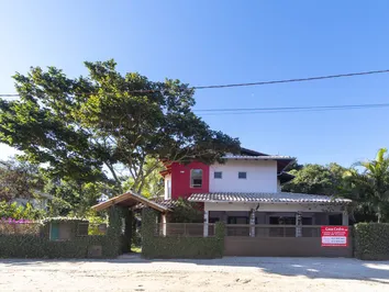 Casa a 250 mts da Praia do Canto Grande Casa a 250 mts da Praia do Canto Grande