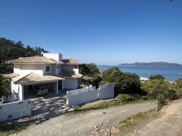 CASA COM PISCINA E VISTA PANORÂMICA -CANTINHO DE ZIMBROS