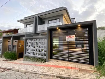 Casa Geminada a 400 mts da praia de Zimbros Casa Geminada a 400 mts da praia de Zimbros