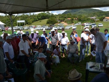 DSC_0323.JPG DSC_0323.JPG