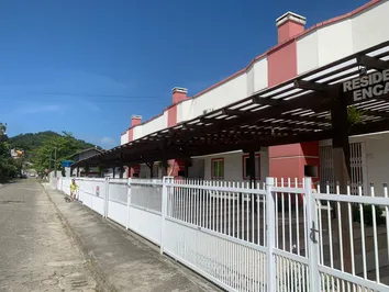 APARTAMENTO Á VENDA EM BOMBINHAS CENTRO COM 2 DORMITÓRIOS 