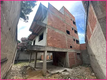 Casa Triplex em fase de acabamento - Cód 833 Casa Triplex em fase de acabamento - Cód 833