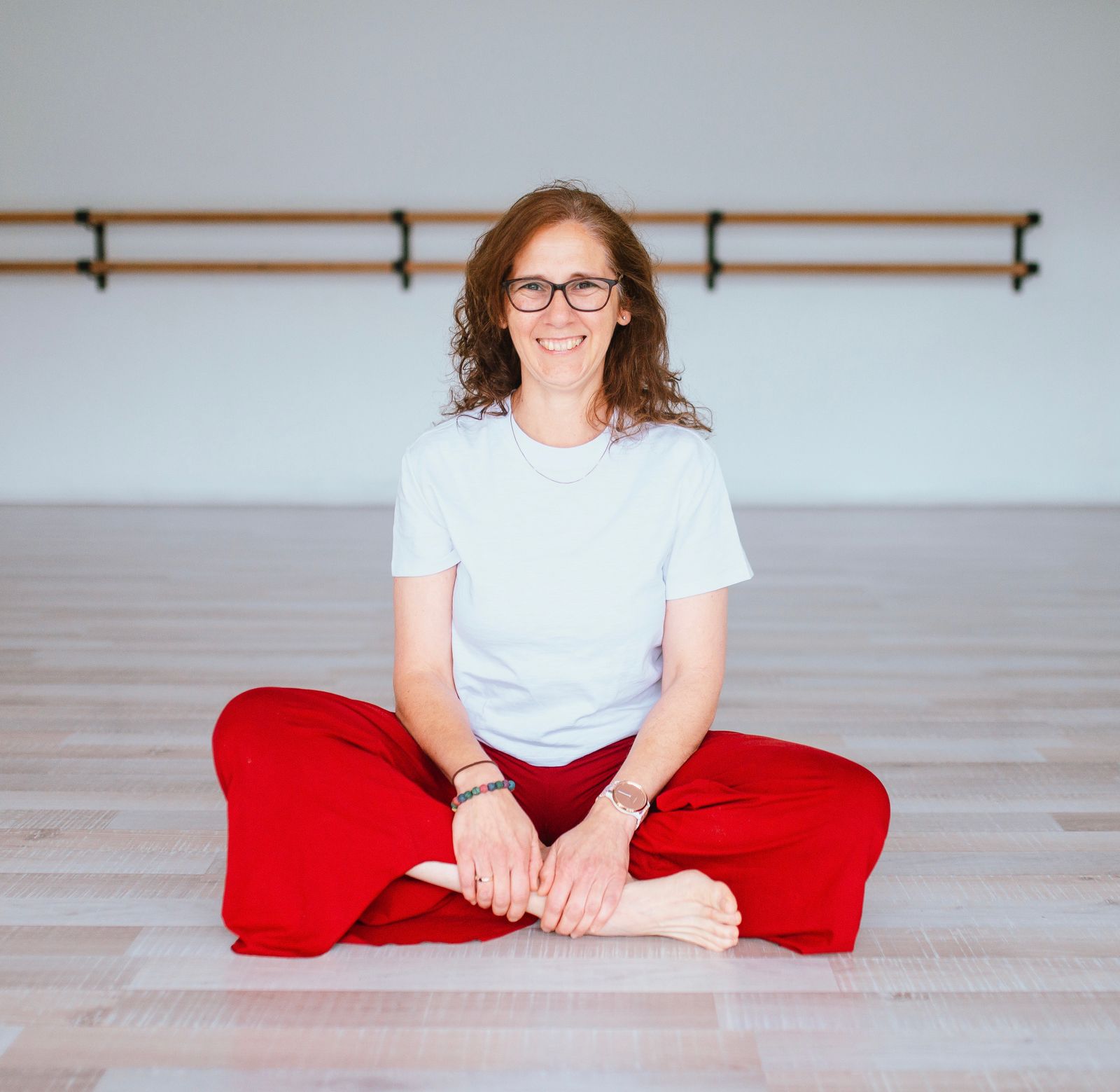 Hi. Let me introduce myself. I'm Mary, Founder of YramiYoga. A yoga teacher for over 4 years who is passionate about Yoga Nidra.