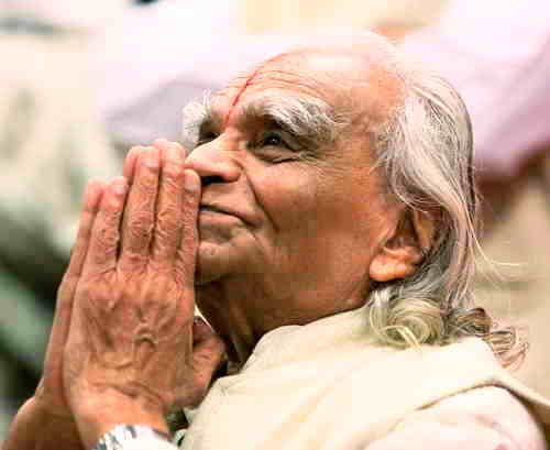 BKS Iyengar photo, palms in prayer position