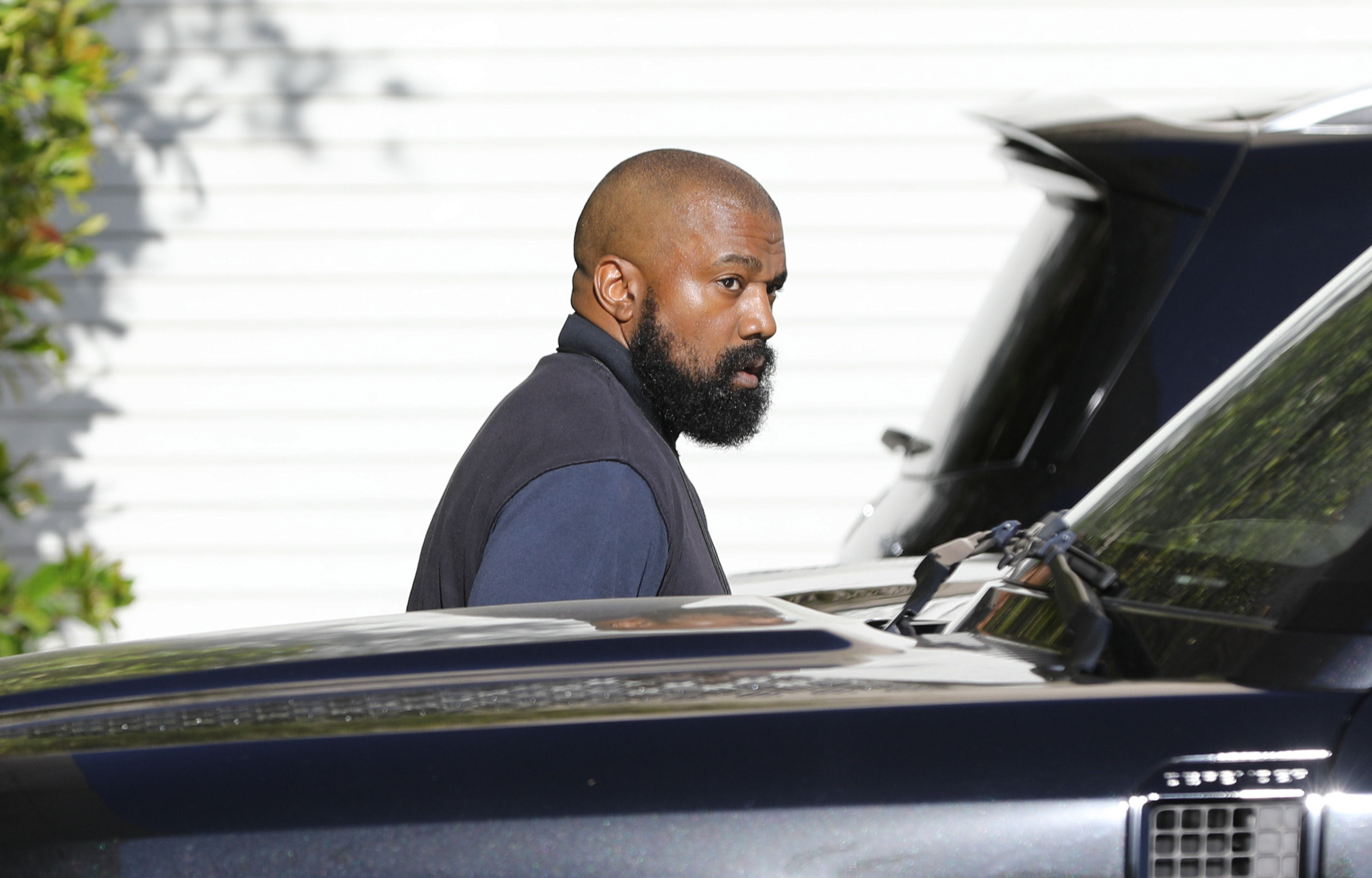 Kanye West was briefly spotted outside of North's game donning a scraggly beard