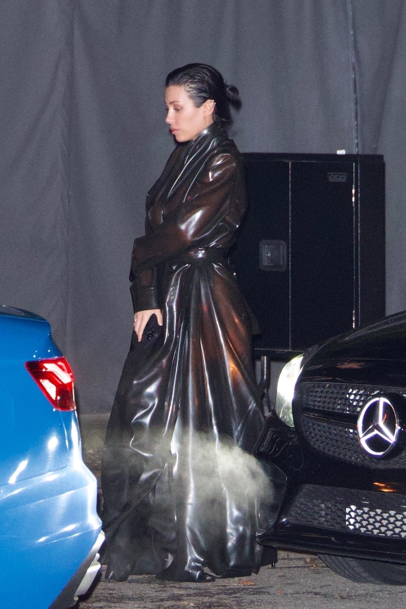 Bianca appeared to be very solemn while walking into the hotel