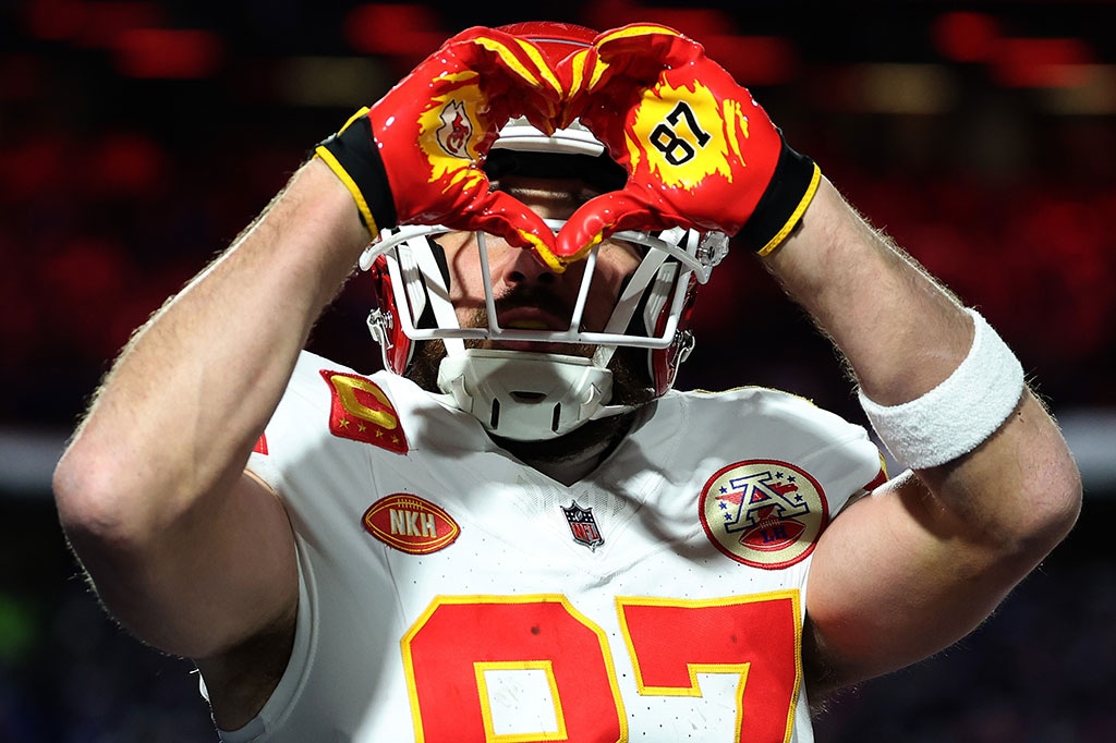 Travis Kelce, Touchdown, Hand, Chiefs, Game, Playoffs, 2024