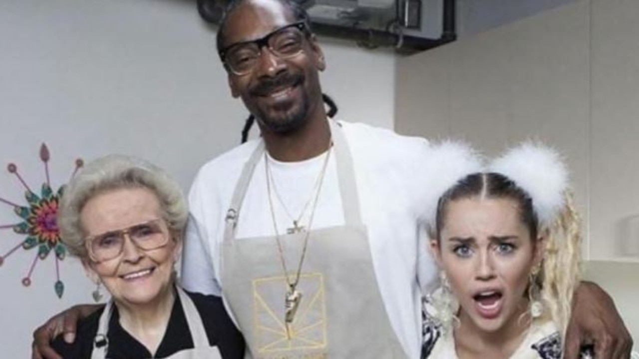 Miley Cyrus tricked her grandma into baking edibles with Snoop Dogg for the VMAs | news.com.au — Australia's leading news site