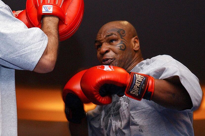 Mike Tyson wishes hospitalized Roberto Duran speedy recovery | Marca
