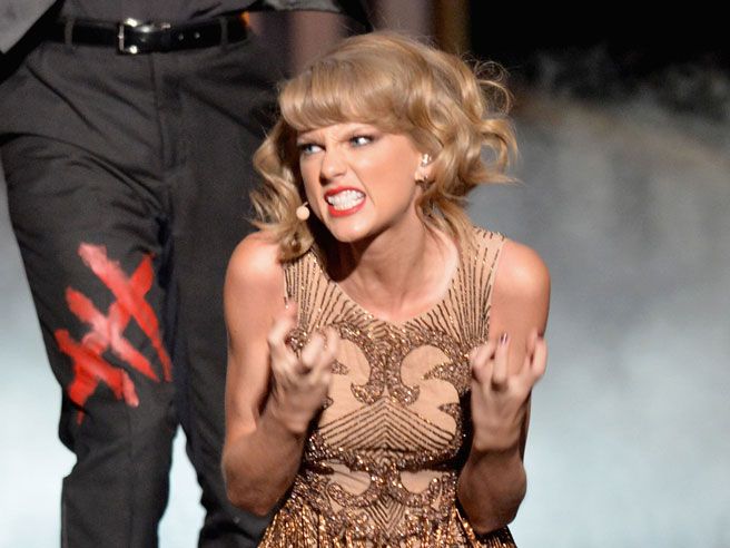The 10 Most Insane Faces Taylor Swift Made During Her American Music Awards  Performance | Taylor swift funny, Long live taylor swift, Taylor swift  pictures