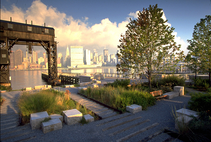 Gantry Plaza State Park
