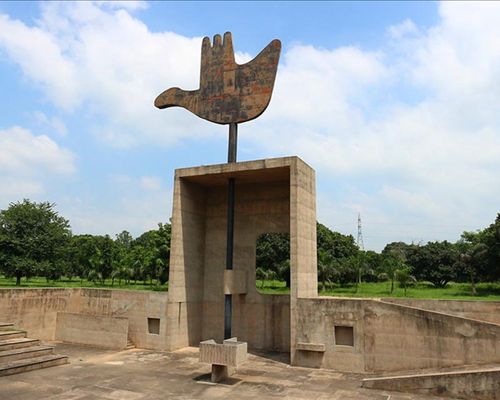The Open Hand Monument - CultureNow - Museum Without Walls