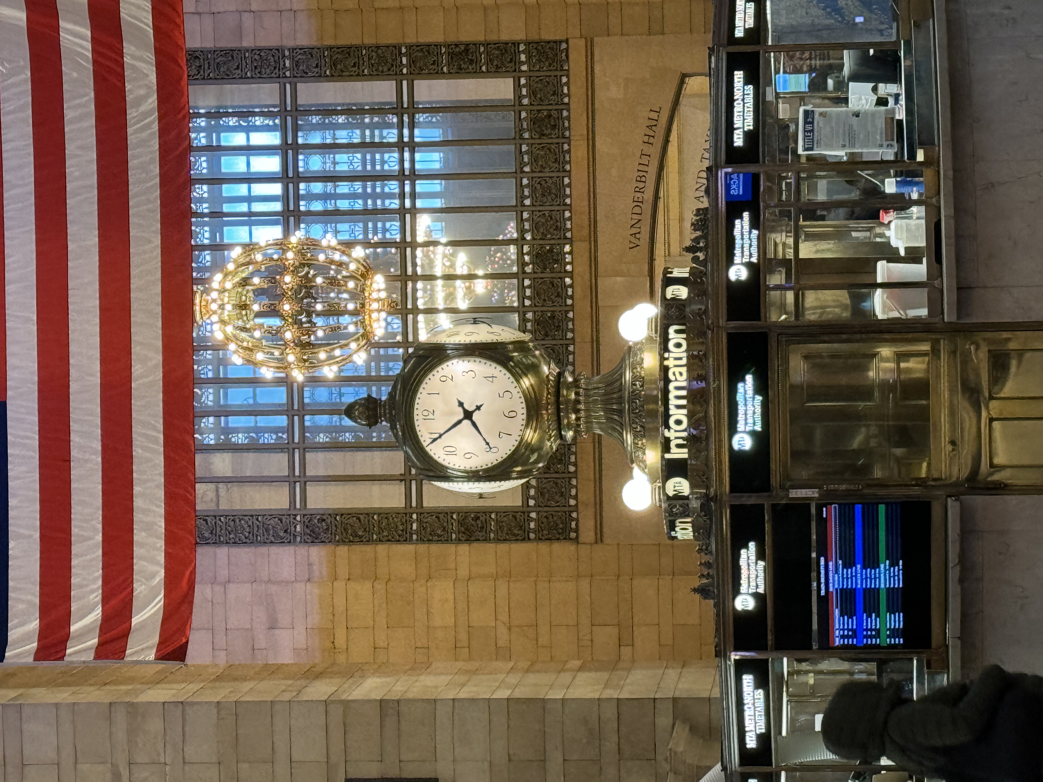 New York Grand Central Terminalの掛け時計、10年くらい前にアメリカにて購入 The $20 million jewel in Grand Central Terminal | Ephemeral New York