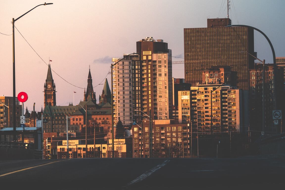 downtown-ottawa-robbie-palmer-iVeICmo_N1o-unsplash_25.jpeg