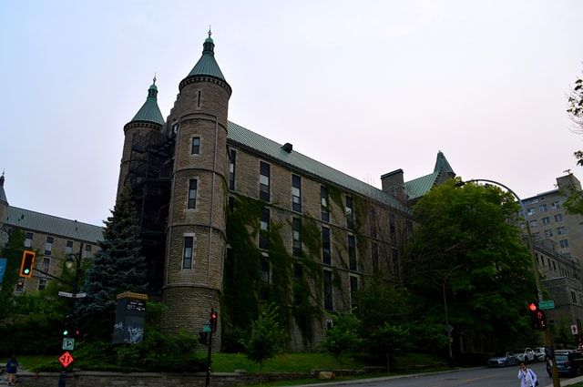 Image: Pavillon de médecine McGill 