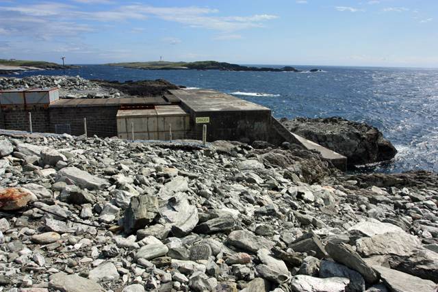 CC BY-SA, Wave energy power generator, Peter Church