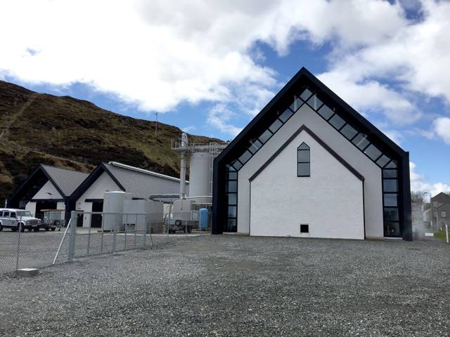 CC BY-SA, Isle of Harris Distillers Ltd © John Allan  - geograph.org.uk/photo/5367958