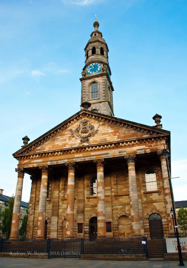 St Andrew's op het plein