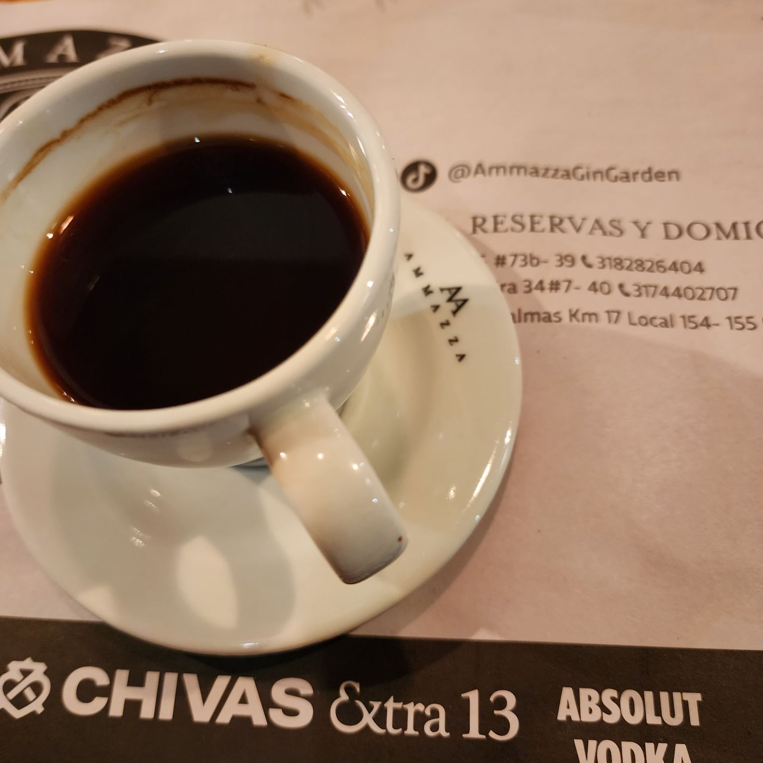 Después de una excelente pizza pido mi maravilloso americano.