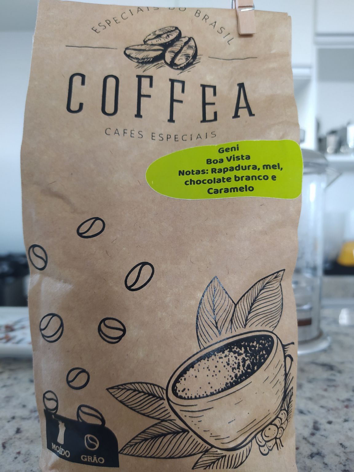 Pra quem prefere um café mais suave, recomendo. As notas de mel são bem marcantes, sendo gradualmente substituídas por chocolate branco na finalização.