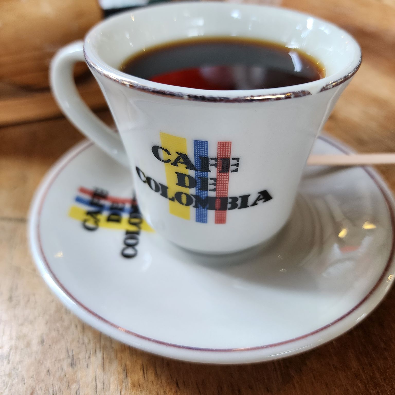 Así despido el mes de marzo un un café después del almuerzo en un restaurante de comida típica Antioqueña.