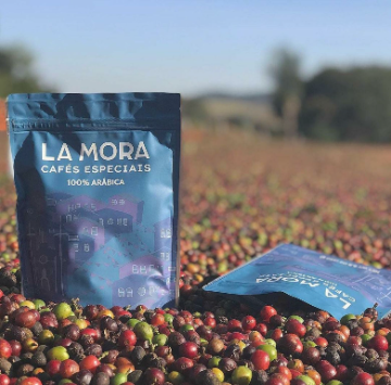 Na edição Minas Gerais você recebe na sua xícara um café de corpo cremoso com notas de caramelo e a presença marcante do açúcar mascavo !!!!