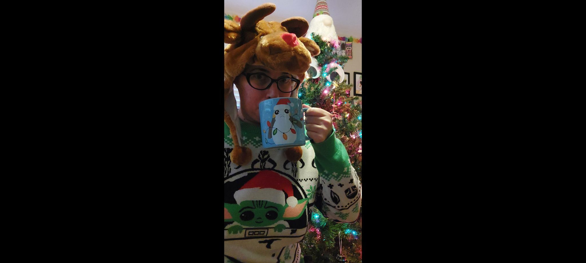 The best time to drink coffee is whenever you feel like it! 😊☕️ Happy Holidays, everyone! ❄️☃️🎄☕️