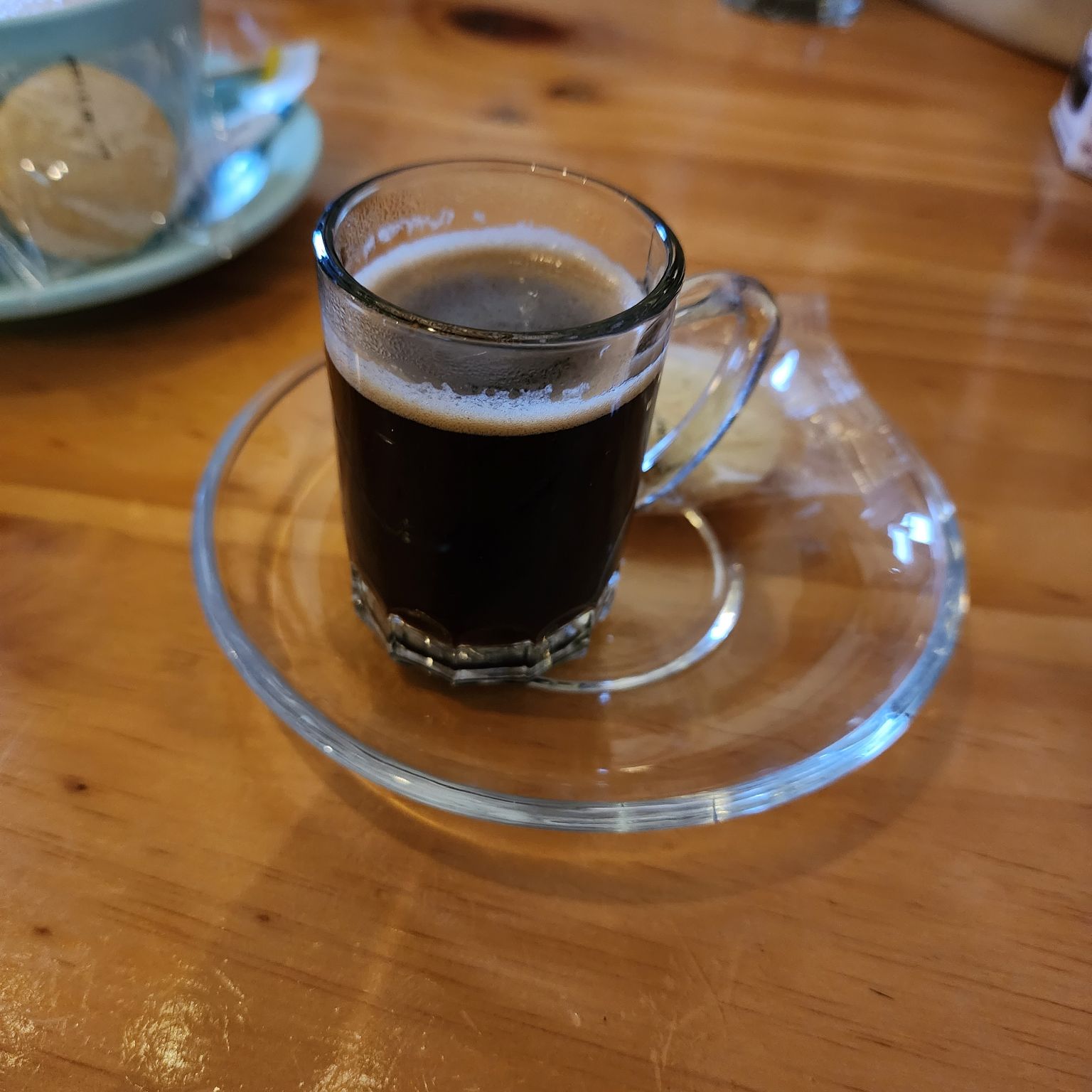Pedí en esta cafetería un expreso doble, y parecía más bien un americano fuerte.