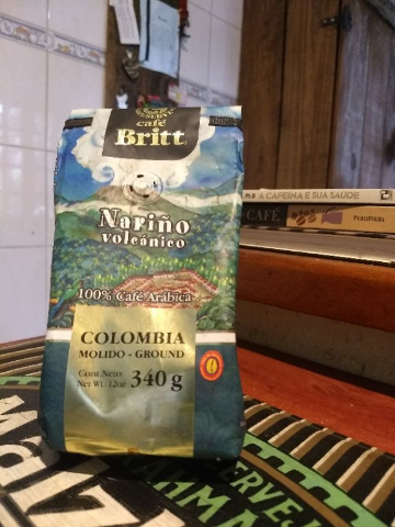 Pensem num café com Letras maiúsculas! Um sabor equilibrado, com expressões únicas, graças ao solo vulcânico. Uma experiência necessária aos apreciadores!