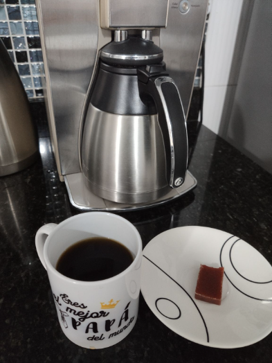 Dulce y achocolatado pero con residual bajo. Buen domingo. Y acompañado con algo dulce.