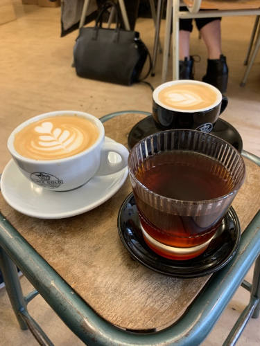 Um dos melhores capuccinos que tomei com café 100% brasileiro! O leite faz toda a diferença também ! 