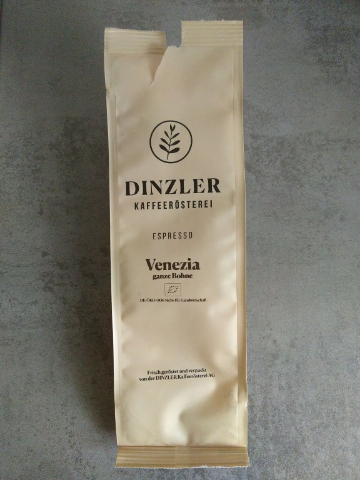 Very classical, nutty/dark/crema-rich. Personally, not so much my style