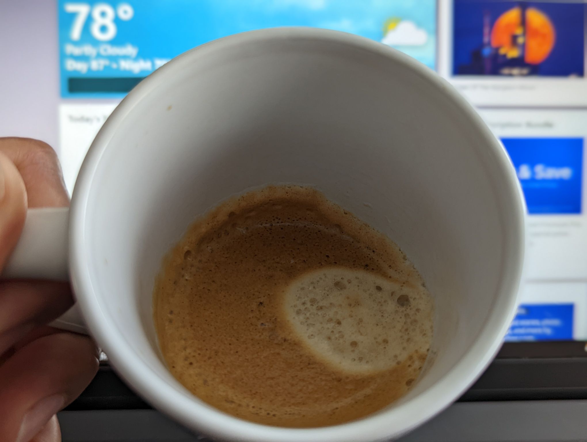 Caffeine to get a little boost for work this morning.

Medium fine grind in refilled Nespresso Vertuo capsule