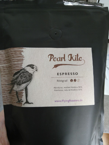 Looks nice, smells nice, but not sure I will get a good result out of my old super automatic machine (too acidic so far)