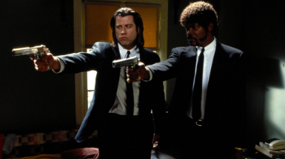 Pulp Fiction está considerada como uno de los principales representantes del cine posmoderno.
Además, su estructura y su estilo poco convencionales la han convertido en una película de culto cuya influencia se ha dejado sentir en otras películas, así como en otros campos culturales. Son dos horas y media de pelicula para disfrutar un gran café.
