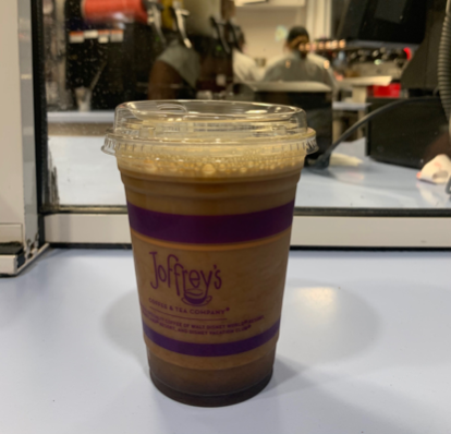 Cold Brew pronto do Joffrey’s. Bem melhor do que o Cold Brew do Starbucks mas ainda prefiro (e muito) o Cold Brew feito em casa!