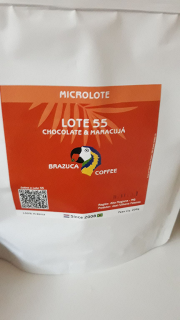 chocolate com maracujá, a combinação cítrica do maracujá com o doce do chocolate ficou deliciosa! O café de qualidade. Um bolo de laranja harmonizou perfeitamente e exaltou as notas cítricas.