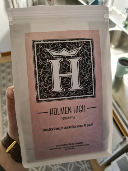 A well-tasting and mild coffee but somewhat lacking in body. Fruity notes that are very well-rounded, but could benefit from a deeper base. This complex coffee was a challenge to brew perfectly but is rewarding when you get it right!