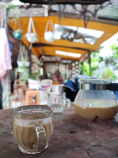 Kopi susu Natural saat moment morning glory..