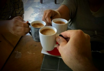 ~Bons momentos com café e amigos 🥰
Good times with coffee and friends~
