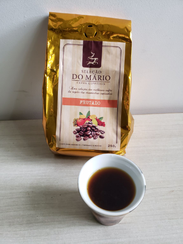 Acidez cítrica, notas de frutas vermelhas. 