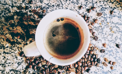Café preto tradicional, aki vemos q ele esta claramente bocejando ao acordar cedo cmg😀😁