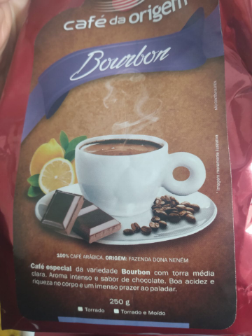 Torra média clara, aroma intenso e sabor de chocolate. Uma delícia!!!!