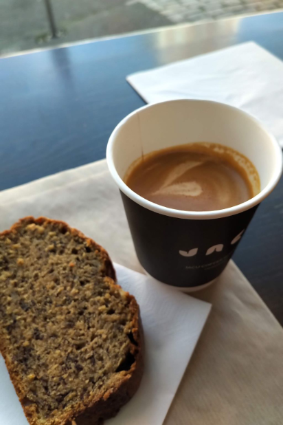 Cortado (Jacu - Colombia, El Mirador) and banana cake!
#Coronatimes