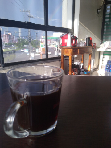 Meu cantinho de café aqui no trabalho