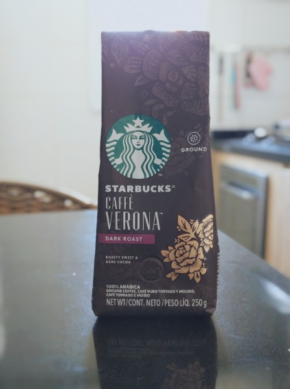 Hoje iniciei o dia com um café diferente!
Muito bom esse por sinal.