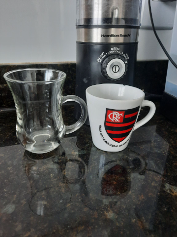 Minhas canecas favoritas, se bem que eu poderia dizer que minha caneca favorita é aquela que estiver cheia de um bom café!